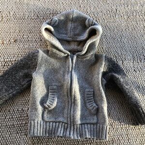 Adorable toddler bear sweater hoodie 🐻